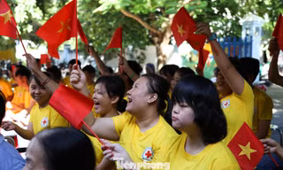 Xúc động buổi khai giảng đầu tiên của những 'vầng trăng khuyết' ở Đà Nẵng