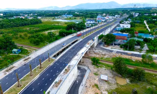 Cận cảnh tuyến đường hơn 750 tỷ đồng thi công ì ạch 13 năm 