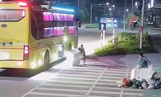 Nhân viên xe khách dừng ven đường để ‘làm bậy’ và cái kết