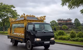 Hầu hết xe tang lễ ở Huế ‘quá đát’ sử dụng