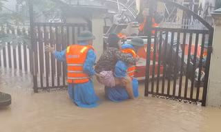 Quân khu 5 ứng phó mưa lũ, cứu hộ khẩn cấp tại Đà Nẵng