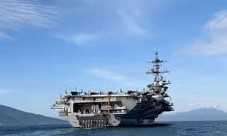 Tàu sân bay USS George Washington thăm Đà Nẵng