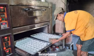 Làng bánh in Đà Nẵng dậy từ 3h sáng, hối hả mùa bánh Tết