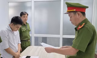 Đối tượng Nguyễn Minh Quang. Ảnh CA
