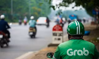 Giấu bằng đại học đi chạy xe ôm công nghệ: lựa chọn dũng cảm đáng tôn trọng 