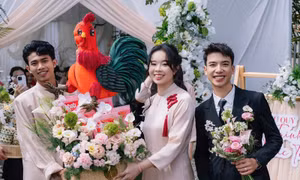 Chú rể Đồng Nai tự làm dàn tráp lễ độc lạ hỏi cưới cô gái cách nhà gần 200km