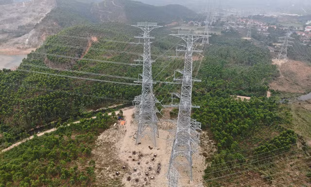 EVN thúc đẩy tiến độ các công trình lưới điện trọng điểm khu vực miền Bắc
