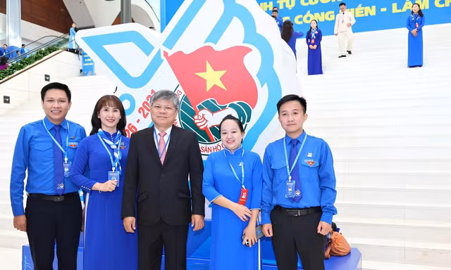 Tiếp tục phát huy vai trò của tuổi trẻ ngành Cao su