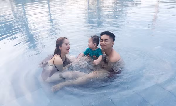 Khánh Thi, Phan Hiển hạnh phúc khi con bập bẹ gọi “cha”