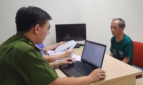 Công an Hà Nội lật tẩy chiêu lừa của ‘thần y’ chữa bách bệnh bằng nước ion kiềm
