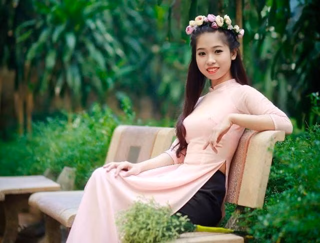 Cô nàng 9X với đam mê làm sen đá bằng đất sét