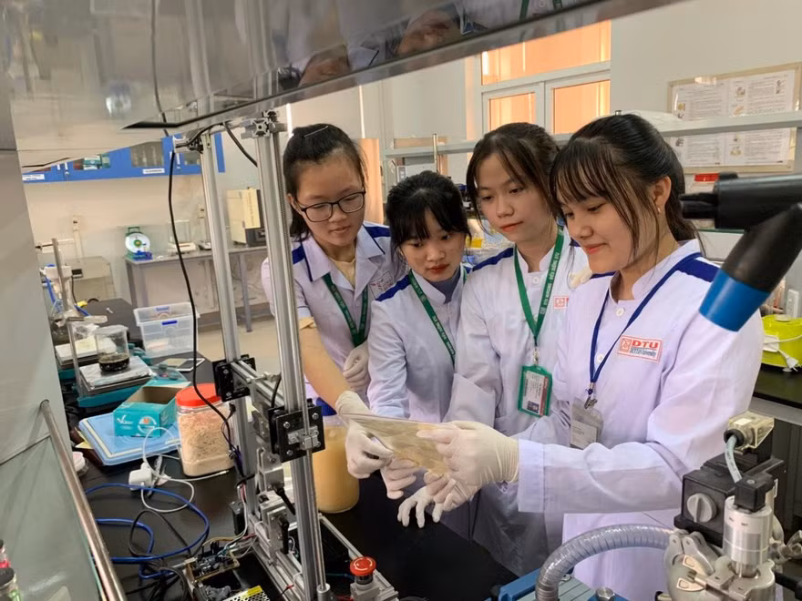Đi tìm giải pháp thay thế khẩu trang y tế
