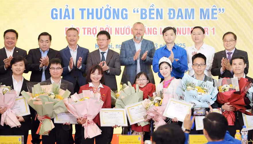 Những nhà khoa học trẻ 'truyền lửa' đam mê 