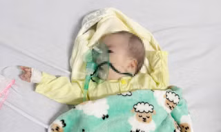 Cháu bé bị bỏ rơi