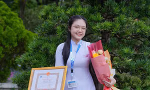 Từ mất mát đến thủ khoa, hành trình không gục ngã của Phạm Anh Thư