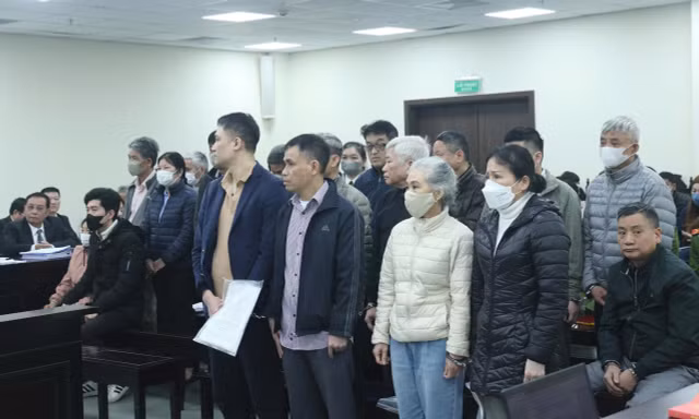 Hình ảnh phiên tòa xét xử dàn lãnh đạo bệnh viện Y dược cổ truyền nhận hối lộ của doanh nghiệp