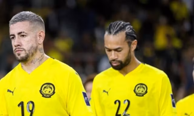 Tuyển thủ Malaysia về nước, tìm cách giải cứu bản thân sau bê bối bị FIFA treo giò