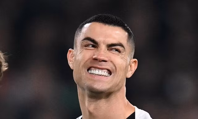 HLV Ireland: Ronaldo đã có một quyết định ngu ngốc