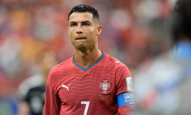 Tiền vệ CHDC Congo: 'Cristiano Ronaldo đã già rồi'