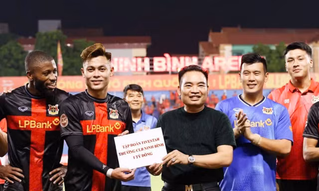 Ninh Bình chiếm đỉnh V.League, nhận thưởng nóng một tỷ đồng từ CĐV đặc biệt