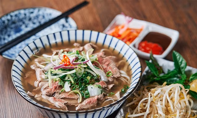 Việt Nam là 1 trong 4 quốc gia có ẩm thực hấp dẫn nhất thế giới