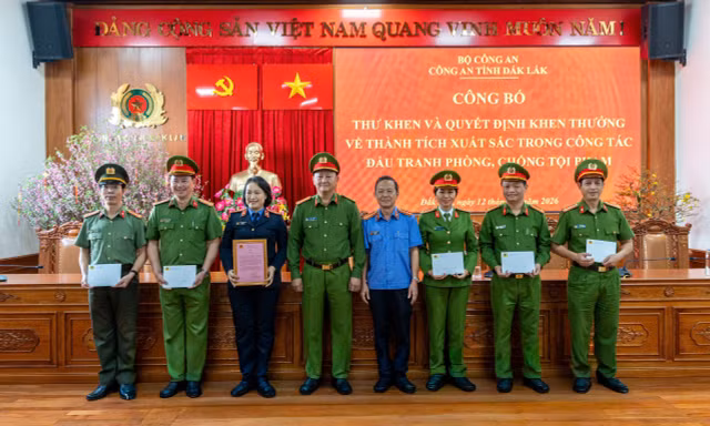 Triệt phá nhiều vụ trọng án lớn, Công an Đắk Lắk được Bộ Công an khen thưởng.