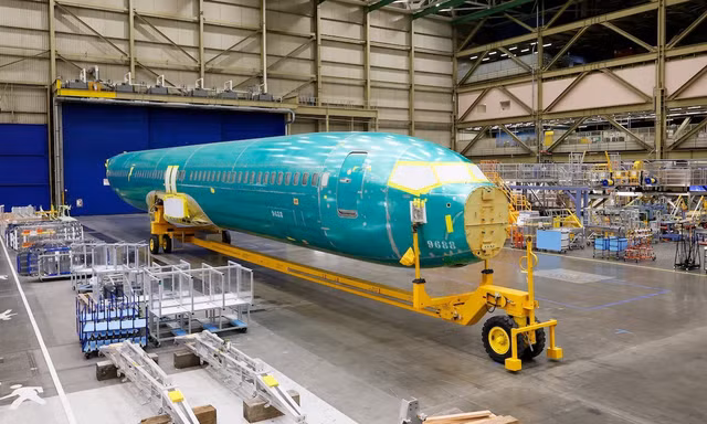 Boeing lỗ vượt dự báo 