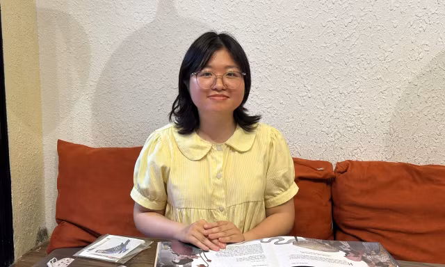 Niềm đam mê nét đẹp truyền thống của cô họa sĩ trẻ