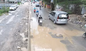 Hà Nội: Đường Nguyễn Cảnh Dị vẫn 'kỳ dị' sau 5 tháng sửa chữa