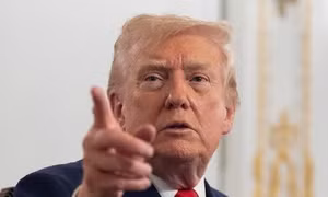 BBC lâm vào khủng hoảng chưa từng có vì ông Trump