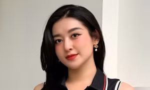 Từ vụ Á hậu Huyền My pass lại đôi giày hiệu cũ, nghĩ gì về chuyện nghệ sĩ thanh lý quần áo mặc rồi