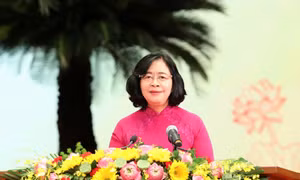 Bí thư Thành ủy Hà Nội Bùi Thị Minh Hoài phát biểu khai mạc đại hội. Ảnh: Như Ý.