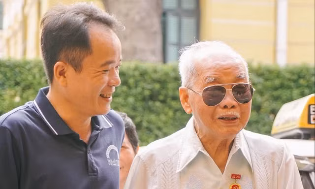 Ngày này 71 năm trước, người dân Thủ đô ùa ra đường cùng hát 'Tiến về Hà Nội'