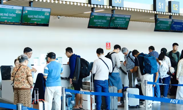 Cảnh báo nguy cơ trễ chuyến bay vì nhầm nhà ga ở Tân Sơn Nhất 