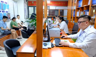 Bộ Nội vụ sẽ quy định tiêu chuẩn chức danh công chức lãnh đạo, quản lý