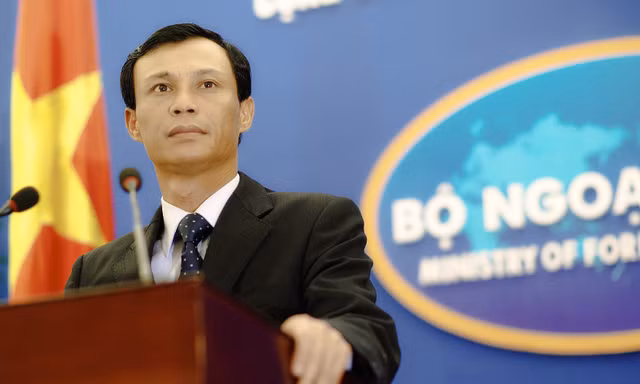 Ông Lương Thanh Nghị khi làm Người phát ngôn Bộ Ngoại giao Việt Nam