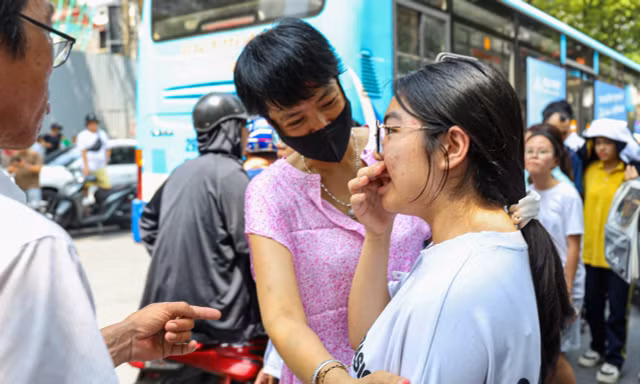 Học sinh Hà Nội trong kì thi tuyển sinh lớp 10, kì thi áp lực nhất trong 12 năm học Ảnh ĐỨC NGUYỄN