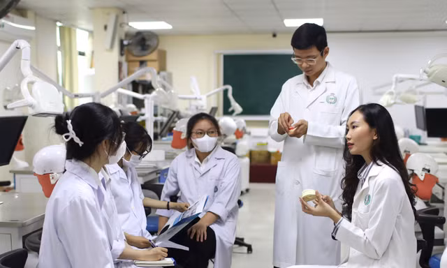 Thực hành lâm sàng đóng vai trò quan trọng trong đào tạo ngành Y