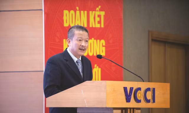 Từ thương trường đến hành động vì cải cách 