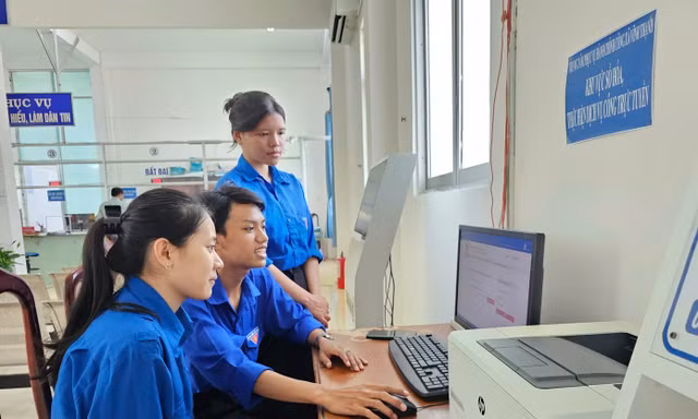 Cán bộ Đoàn - Hội, thanh niên được tập huấn về kỹ năng an toàn trên không gian mạng. Ảnh minh họa: Nguyễn Thảo