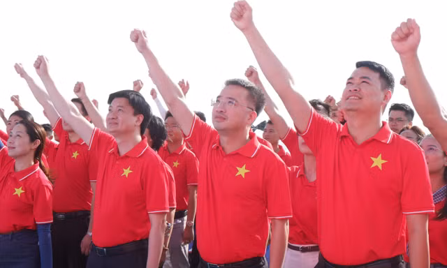 Lễ chào cờ “Tôi yêu Tổ quốc tôi” tại Trường Sa
