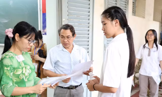 Thí sinh làm thủ tục thi tốt nghiệp THPT 2026 tại TPHCM Ảnh: P.V
