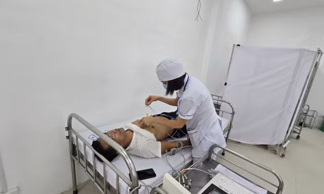 Hà Nội triển khai khám sức khỏe miễn phí cho người dân. Ảnh: Thanh Hiếu