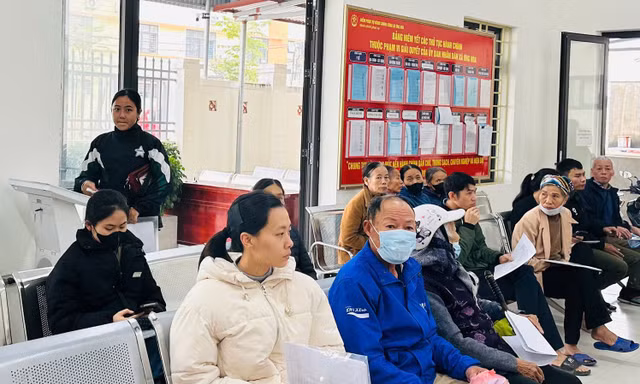 Cấp Giấy chứng nhận tại xã Ứng Hòa: Chính quyền phục vụ, sát dân