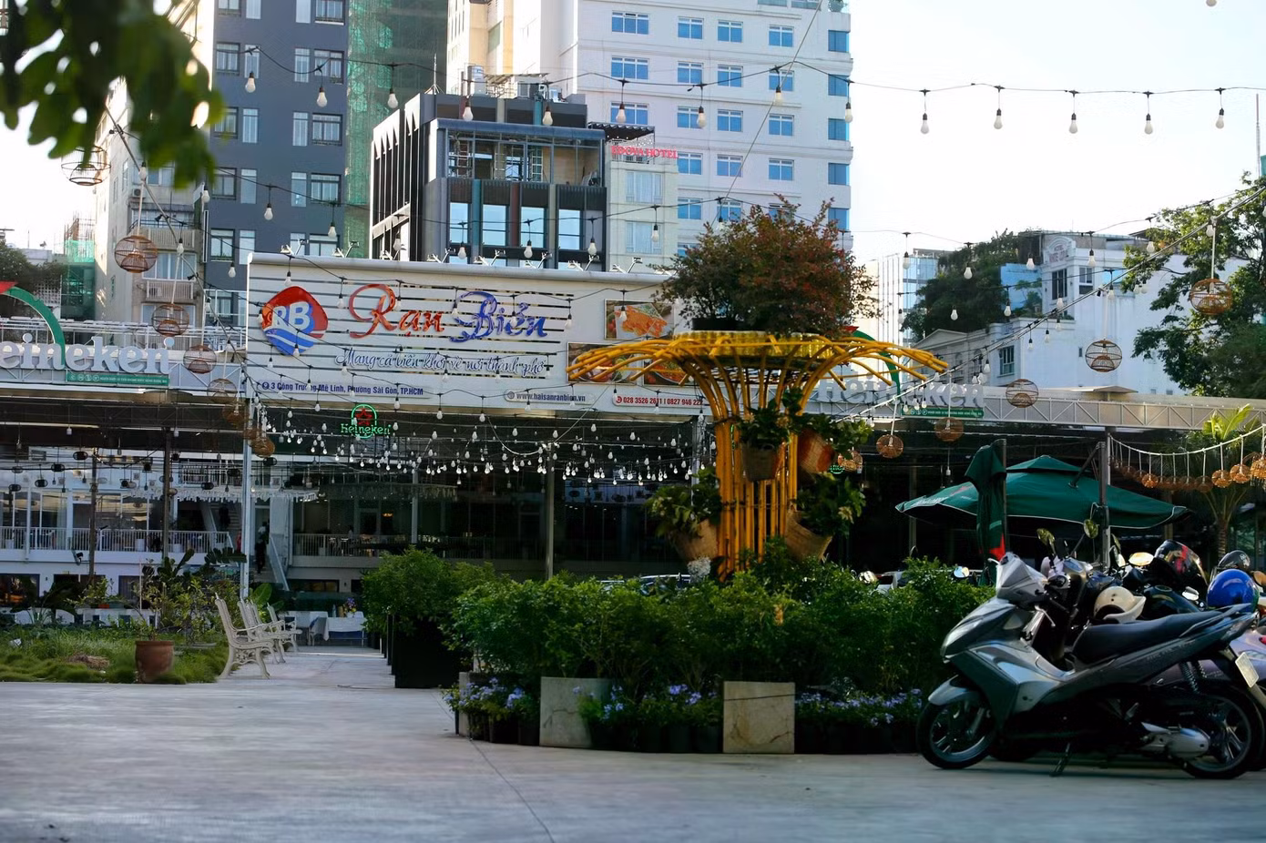 Sau gần một thập kỷ bỏ trống, khu đất này đang được hệ thống nhà hàng Rạn Biển thuê lại, cải tạo để đưa vào kinh doanh.