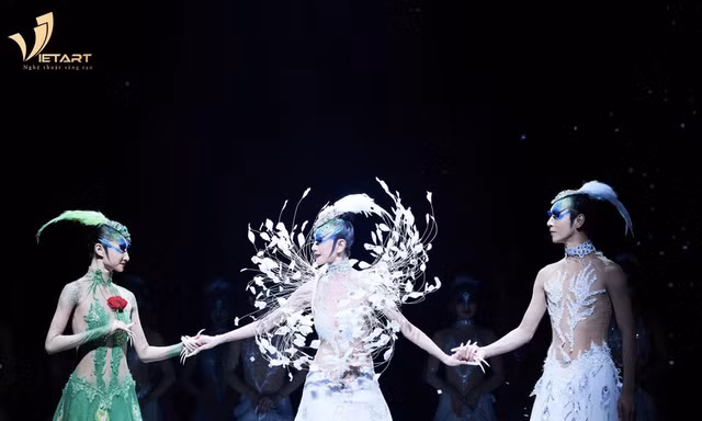 Vietart đưa khán giả đến 'điểm chạm' cảm xúc cùng vũ kịch khổng tước 