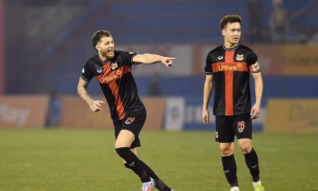Bom tấn trên hàng công đội tuyển Việt Nam, thêm 1 tiền đạo nhập tịch mới đá ASEAN Cup 2026?
