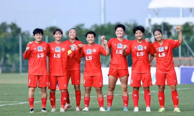 Giải bóng đá nữ VĐQG: Huỳnh Như tỏa sáng, TP.HCM I vững ngôi đầu 
