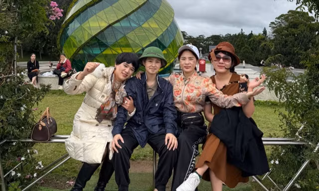 "Drama tay ba, hội bạn thân" ồn nhất lúc này: Xem mà thương "cô Dung ấm ớ"