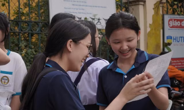 TP.HCM: Đề Tiếng Anh kỳ thi vào lớp 10 được nhận định "dễ thở", sĩ tử tự tin đạt điểm cao